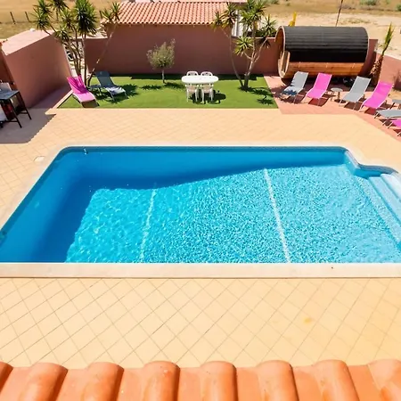 With 9 Bedrooms In With Wonderful Sea View Private Pool Enclosed Garden 800 M From The Beach بيرا