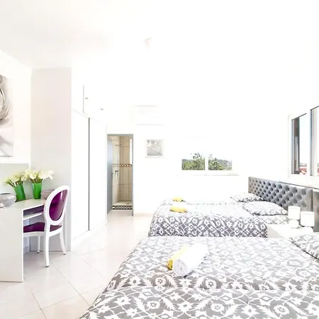 فيلة With 9 Bedrooms In With Wonderful Sea View Private Pool Enclosed Garden 800 M From The Beach *