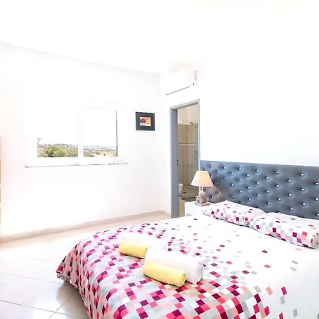 With 9 Bedrooms In With Wonderful Sea View Private Pool Enclosed Garden 800 M From The Beach فيلة *